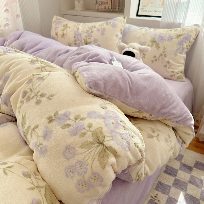 91家纺网 家纺一手货源 找家纺 小叮当家纺仓储工厂店 买家秀 爆款花型2025新款200克牛奶绒小清新卡通复古风单被套 被套单件 紫色风铃