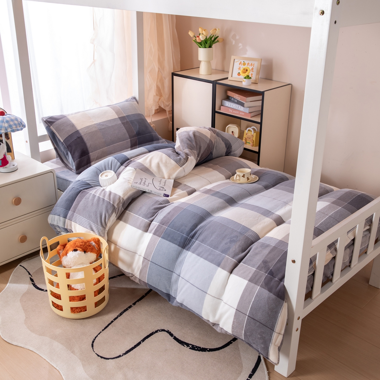 91家纺网 家纺一手货源 找家纺 凌云 2025新款A类230克加厚牛奶绒学生宿舍三件套床笠款床单款 布莱格-绒