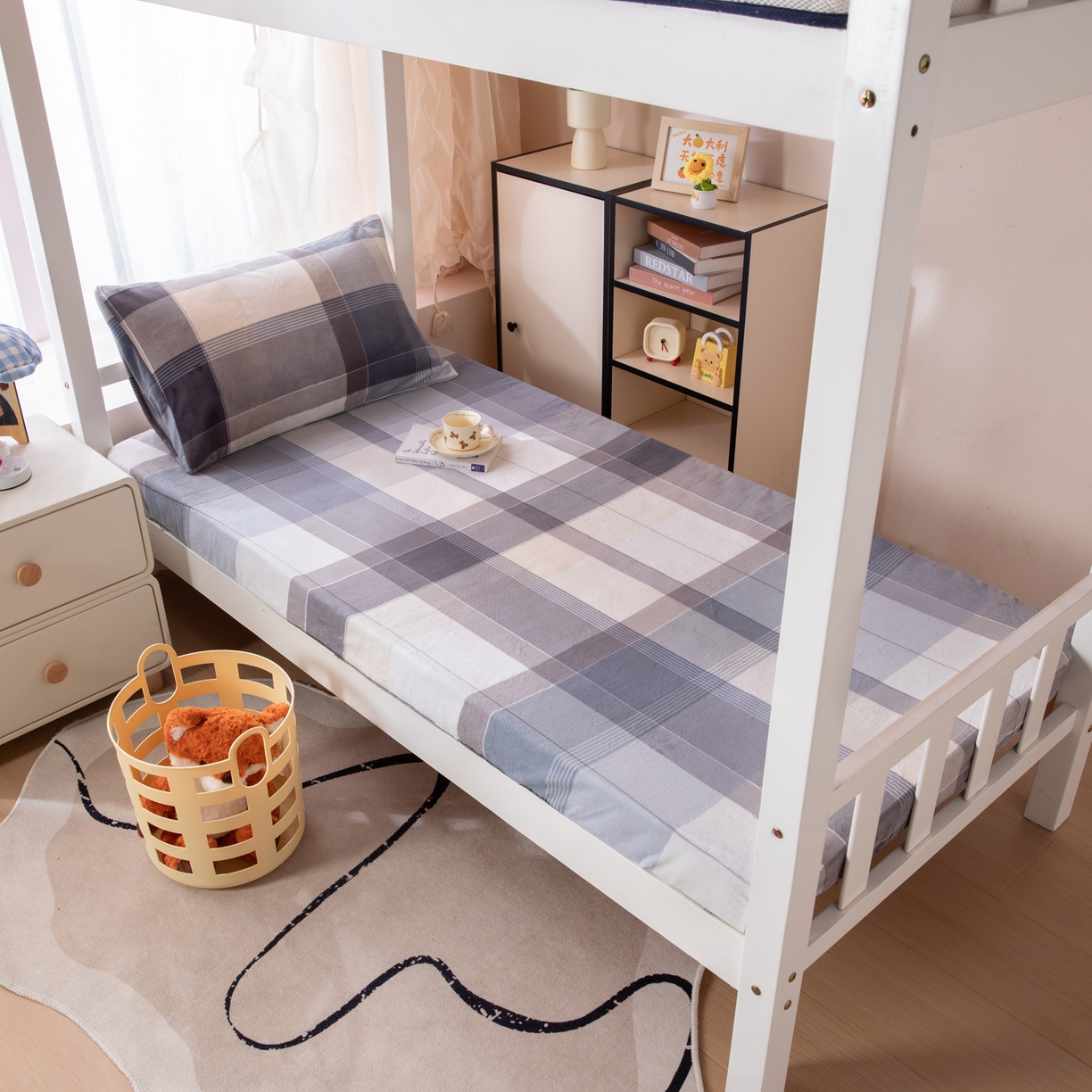 91家纺网 家纺一手货源 找家纺 凌云 2025新款A类230克加厚牛奶绒学生宿舍三件套床笠款床单款 布莱格-绒