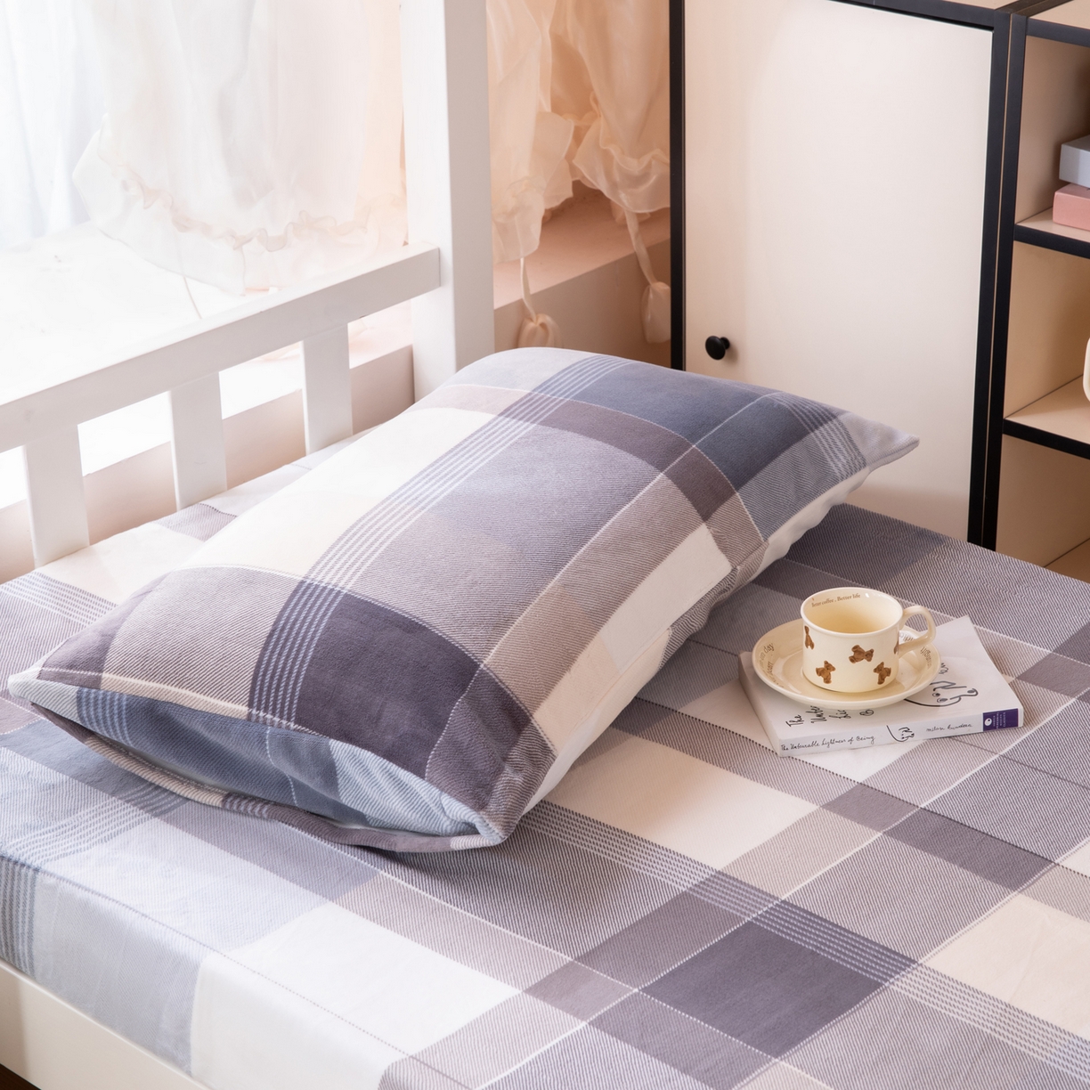 91家纺网 家纺一手货源 找家纺 凌云 2025新款A类230克加厚牛奶绒学生宿舍三件套床笠款床单款 布莱格-绒