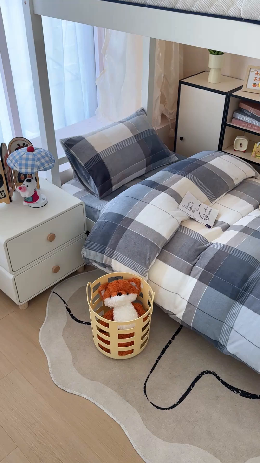 91家纺网 家纺一手货源 找家纺 凌云 2025新款A类230克加厚牛奶绒学生宿舍三件套床笠款床单款 布莱格-绒