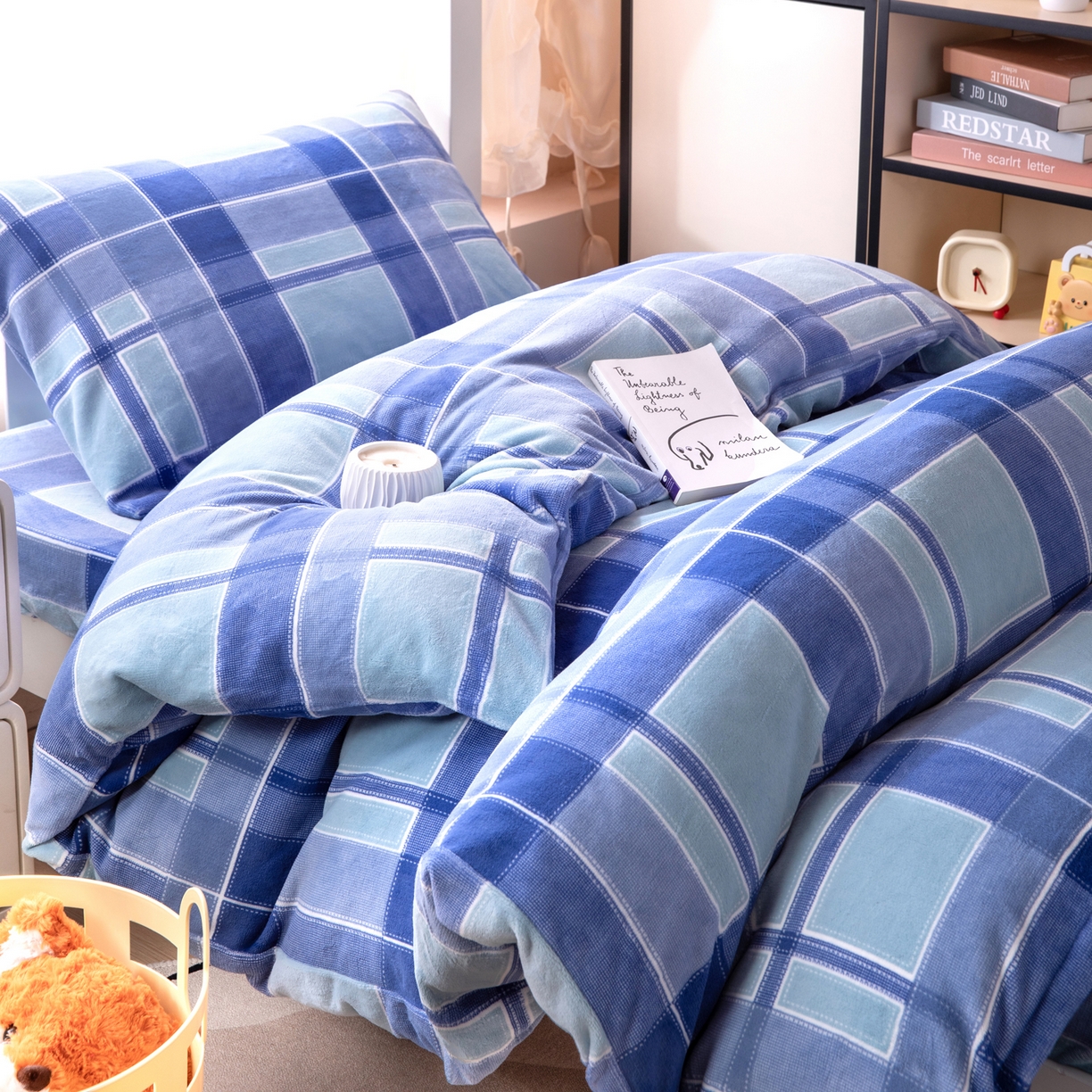 91家纺网 家纺一手货源 找家纺 凌云 2025新款A类230克加厚牛奶绒学生宿舍三件套床笠款床单款 蓝绿格-绒