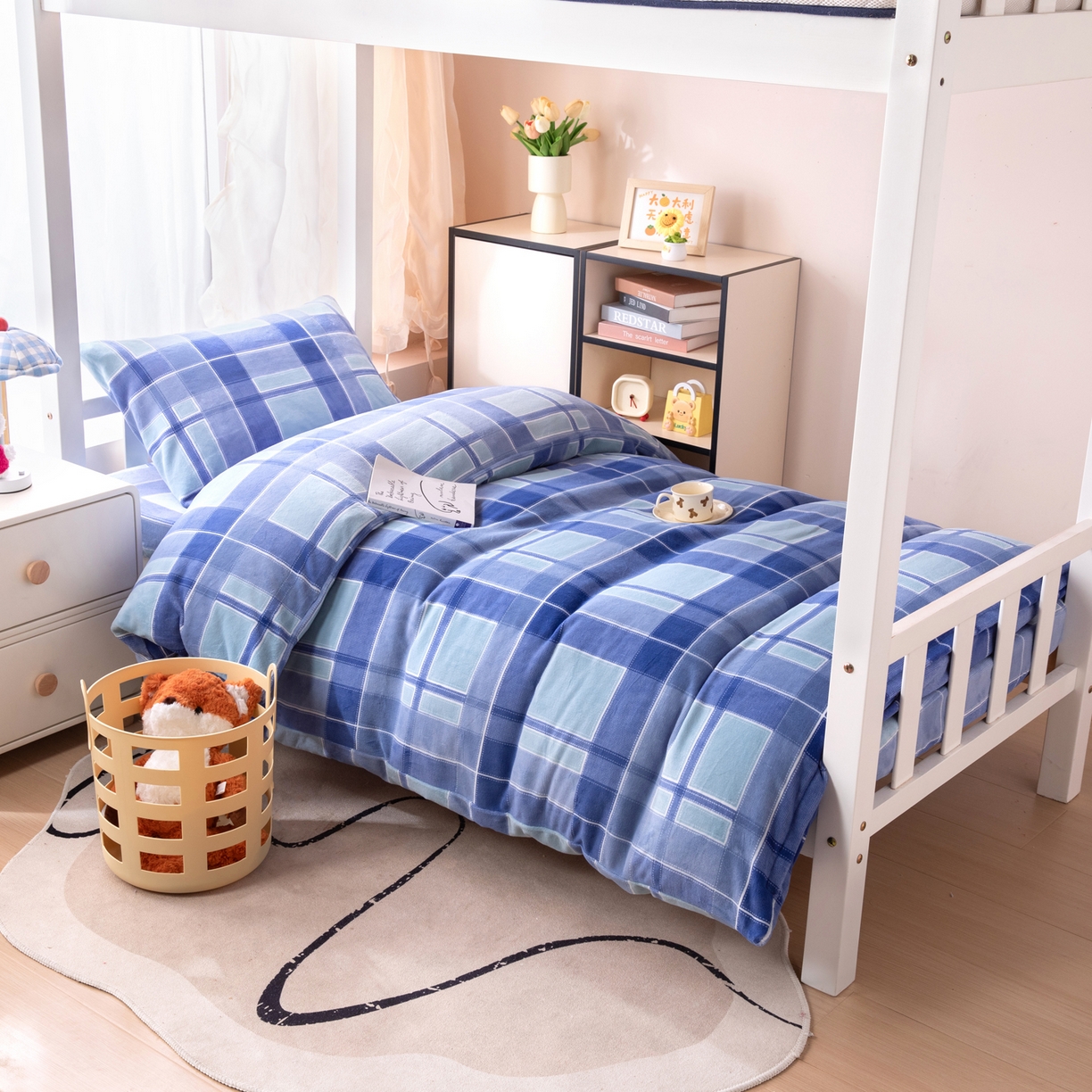 91家纺网 家纺一手货源 找家纺 凌云 2025新款A类230克加厚牛奶绒学生宿舍三件套床笠款床单款 蓝绿格-绒