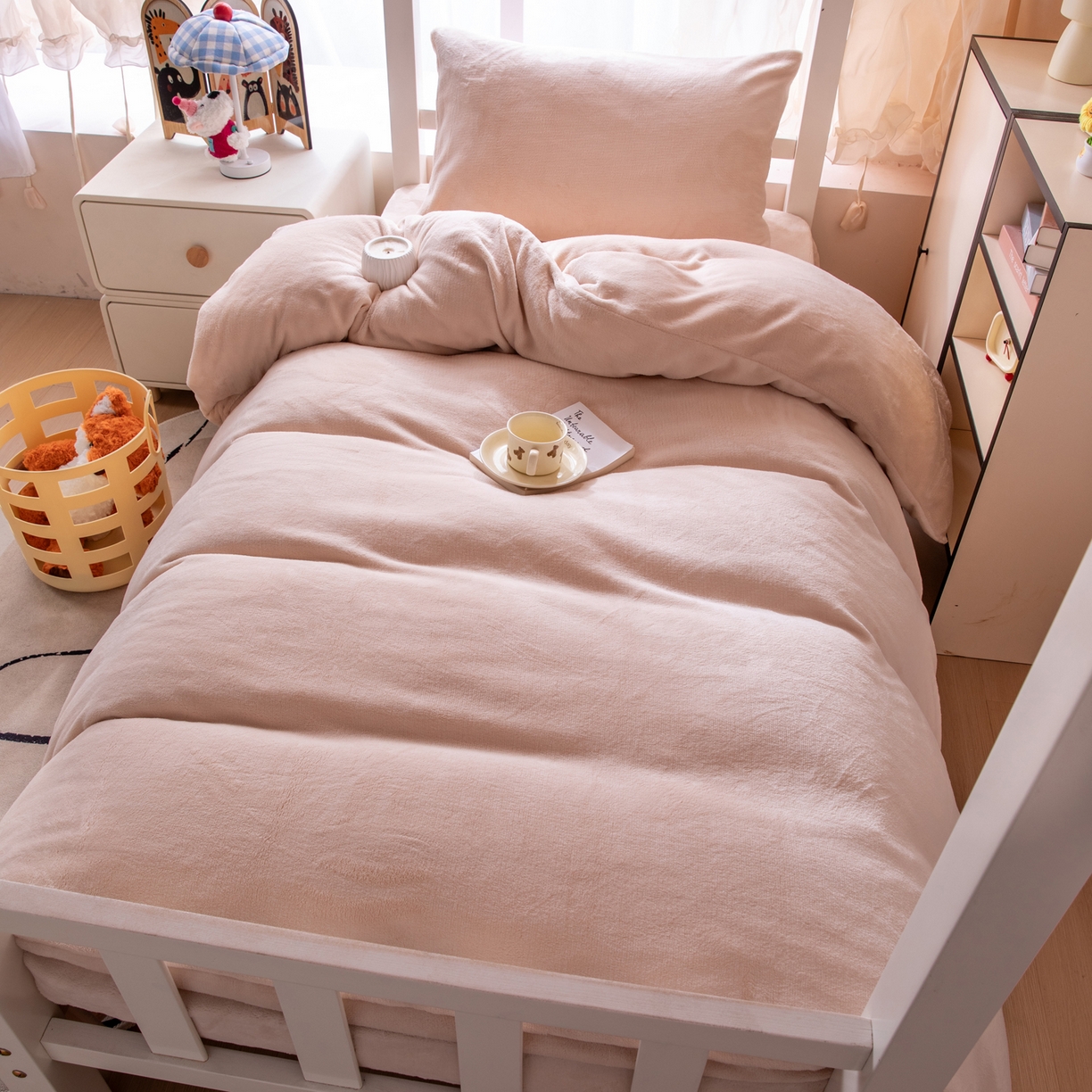 91家纺网 家纺一手货源 找家纺 凌云 2025新款A类230克加厚牛奶绒学生宿舍三件套床笠款床单款 奶咖-绒