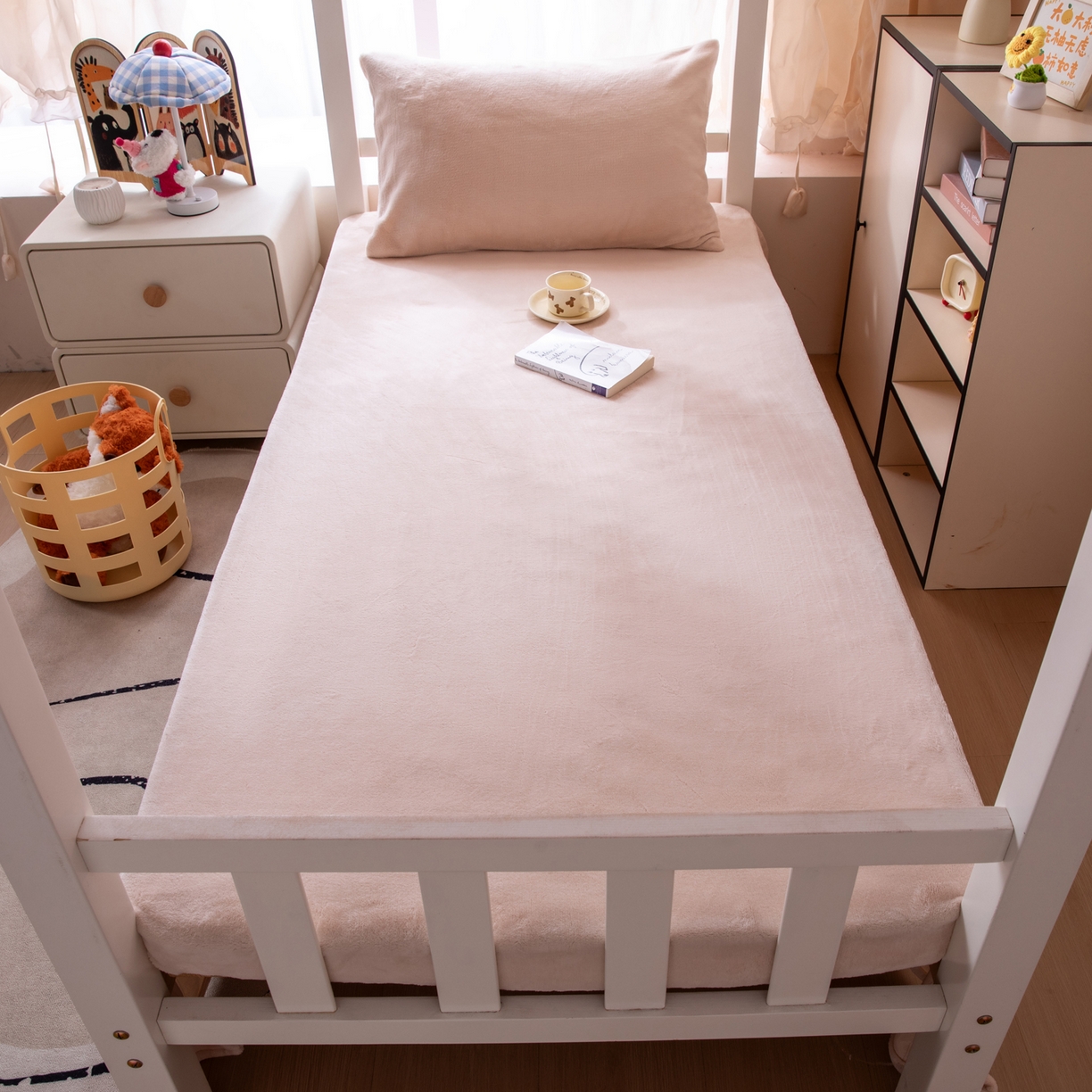 91家纺网 家纺一手货源 找家纺 凌云 2025新款A类230克加厚牛奶绒学生宿舍三件套床笠款床单款 奶咖-绒