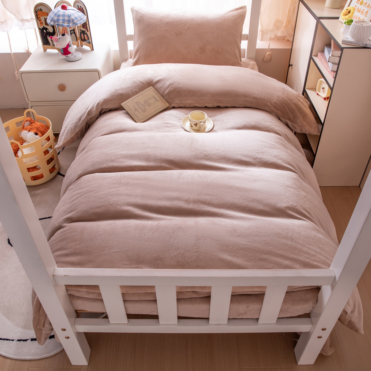 91家纺网 家纺一手货源 找家纺 凌云 2025新款A类230克加厚牛奶绒学生宿舍三件套床笠款床单款 浅驼-绒