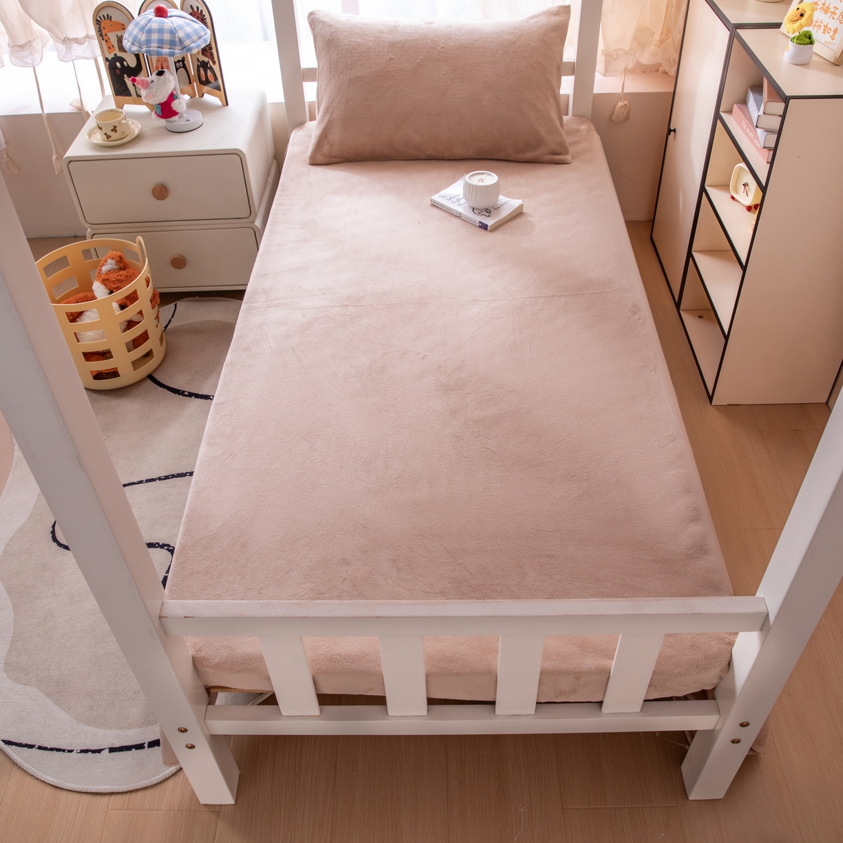 91家纺网 家纺一手货源 找家纺 凌云 2025新款A类230克加厚牛奶绒学生宿舍三件套床笠款床单款 浅驼-绒