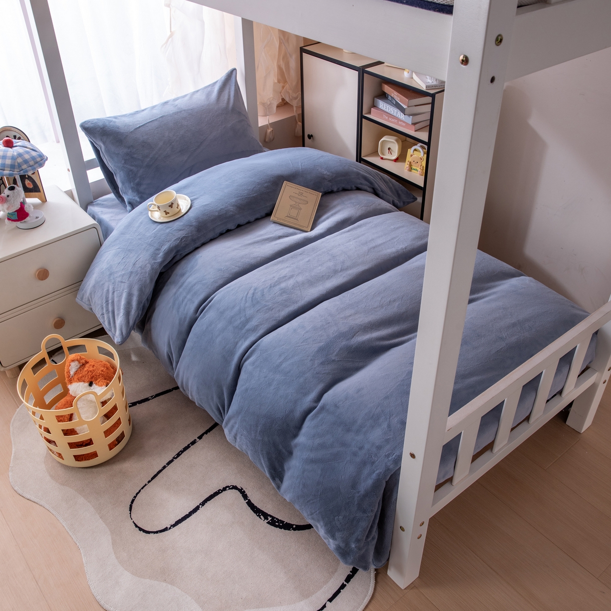 91家纺网 家纺一手货源 找家纺 凌云 2025新款A类230克加厚牛奶绒学生宿舍三件套床笠款床单款 星海蓝-绒