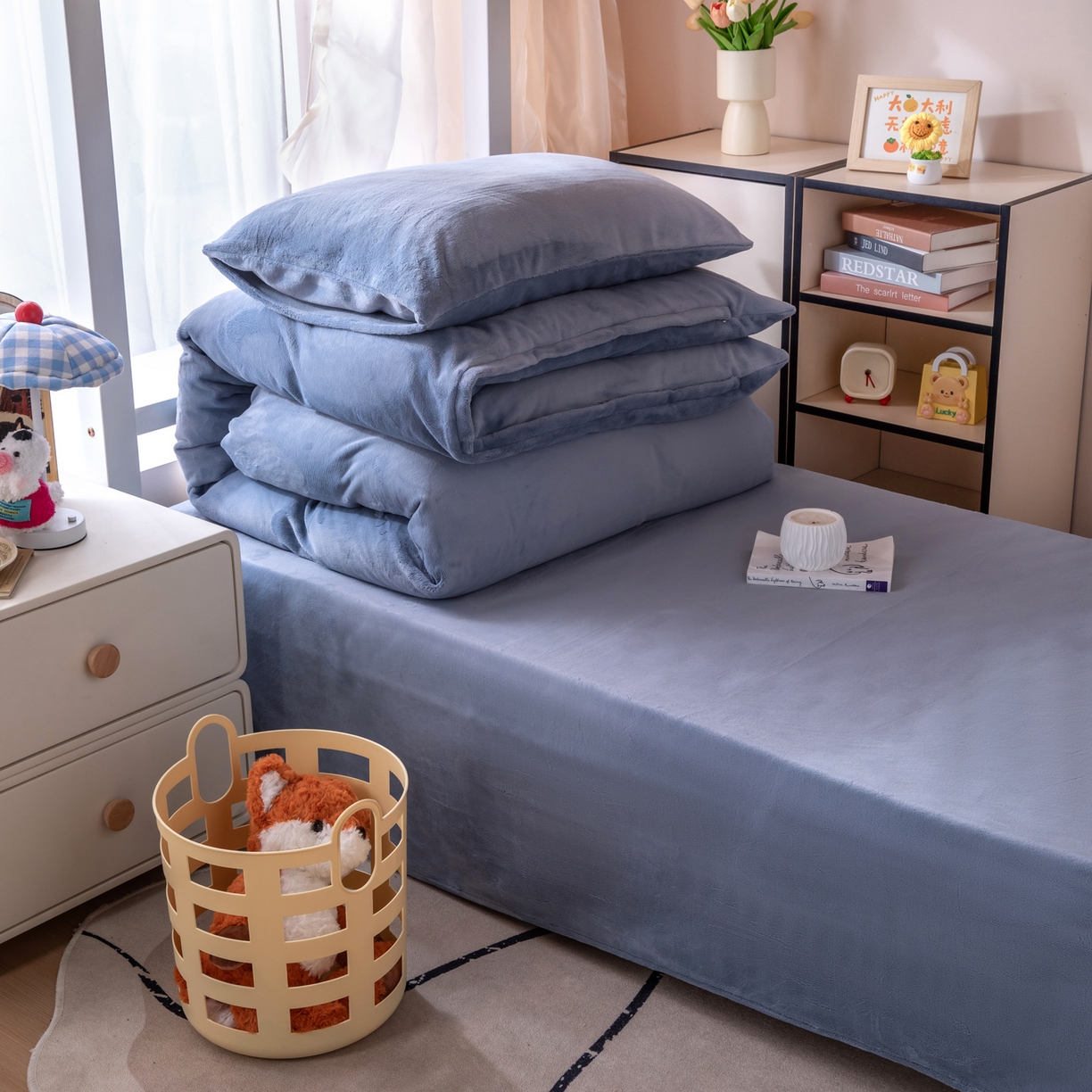 91家纺网 家纺一手货源 找家纺 凌云 2025新款A类230克加厚牛奶绒学生宿舍三件套床笠款床单款 星海蓝-绒