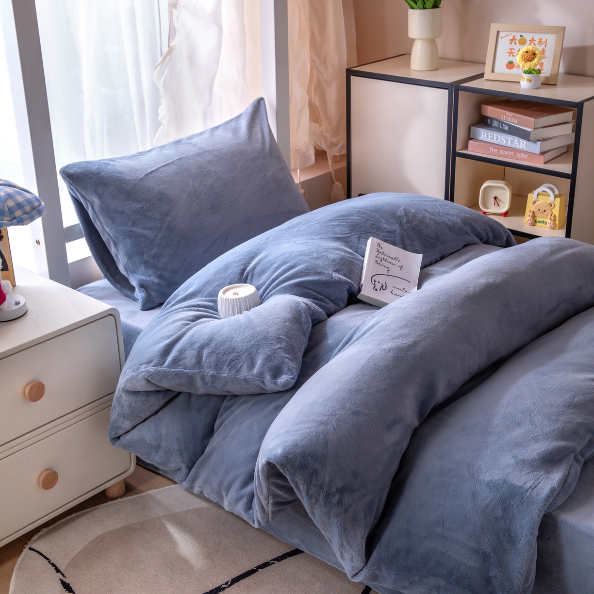 91家纺网 家纺一手货源 找家纺 凌云 2025新款A类230克加厚牛奶绒学生宿舍三件套床笠款床单款 星海蓝-绒