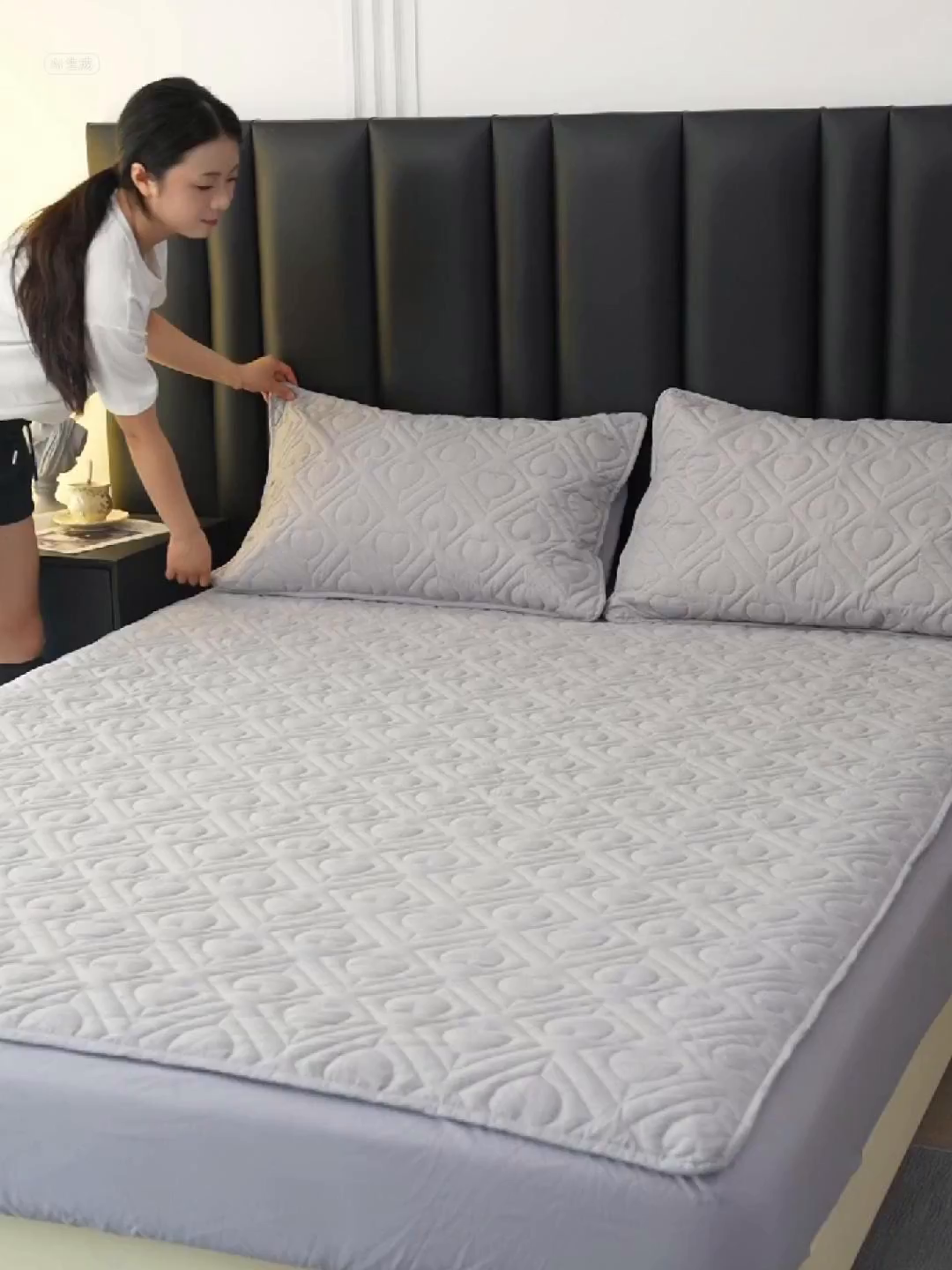 91家纺网 家纺一手货源 找家纺 （总）亨通家纺 2025新款A类爱心磨毛防水夹棉床笠