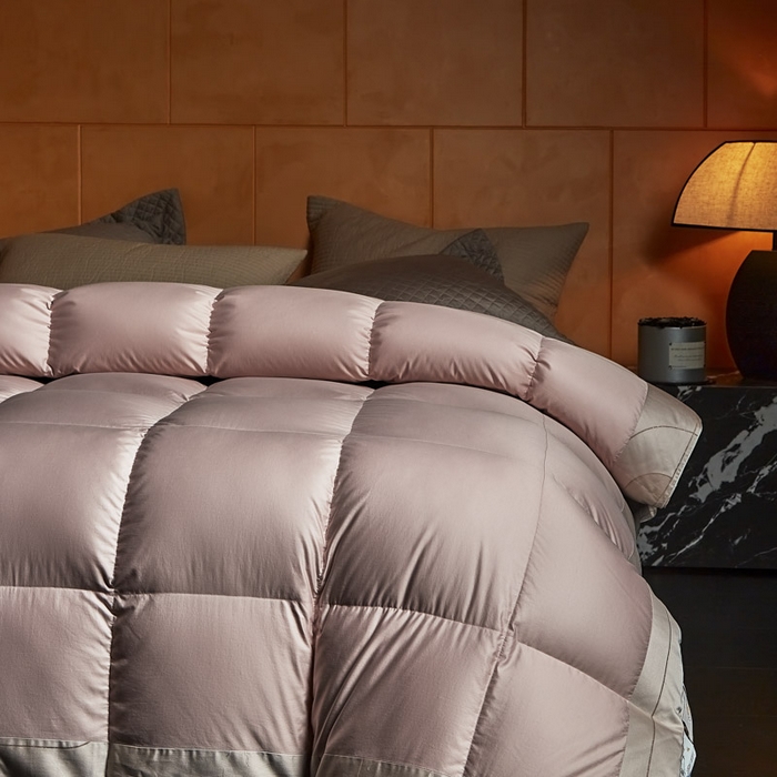 91家纺网 家纺一手货源 找家纺 暖羽屋羽绒馆 2025新款罗玛莱赛尔 鹅绒丝被芯 白鹅绒被子 羽毛被 冬被双人加厚春秋被2米 罗玛 粉