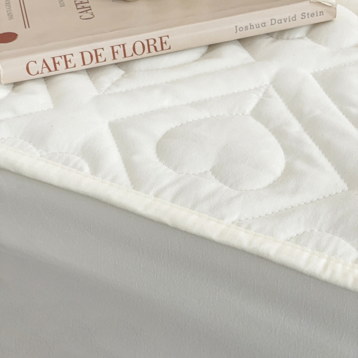 91家纺网 家纺一手货源 找家纺 （总）亨通家纺 2025新款A类爱心磨毛防水夹棉床笠