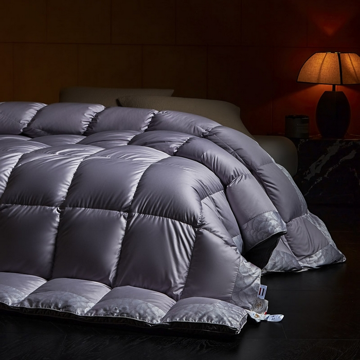 91家纺网 家纺一手货源 找家纺 暖羽屋羽绒馆 2025新款罗玛莱赛尔 鹅绒丝被芯 白鹅绒被子 羽毛被 冬被双人加厚春秋被2米 罗玛 紫