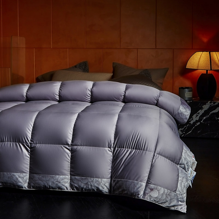 91家纺网 家纺一手货源 找家纺 暖羽屋羽绒馆 2025新款罗玛莱赛尔 鹅绒丝被芯 白鹅绒被子 羽毛被 冬被双人加厚春秋被2米 罗玛 紫