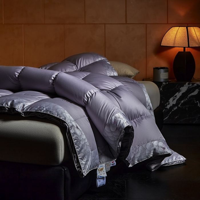 91家纺网 家纺一手货源 找家纺 暖羽屋羽绒馆 2025新款罗玛莱赛尔 鹅绒丝被芯 白鹅绒被子 羽毛被 冬被双人加厚春秋被2米 罗玛 紫