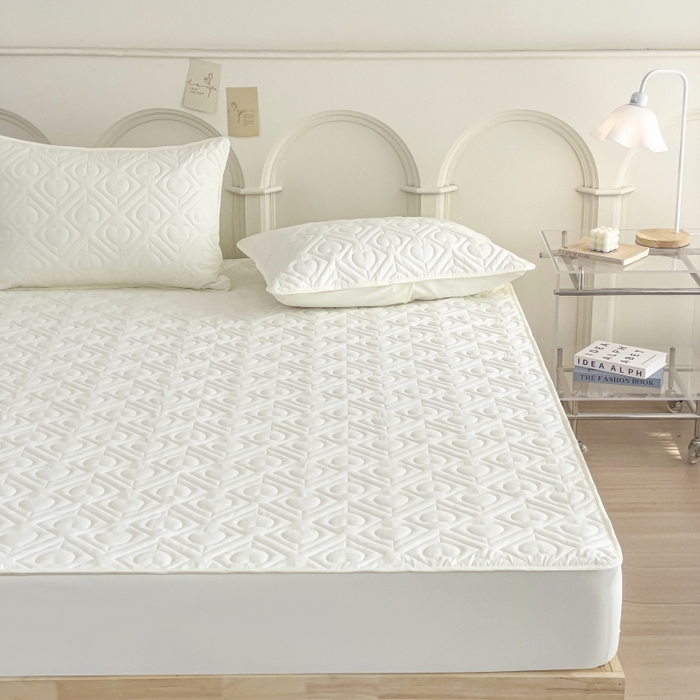 91家纺网 家纺一手货源 找家纺 亨通家纺 2025新款A类爱心磨毛防水夹棉床笠 爱心-月光白