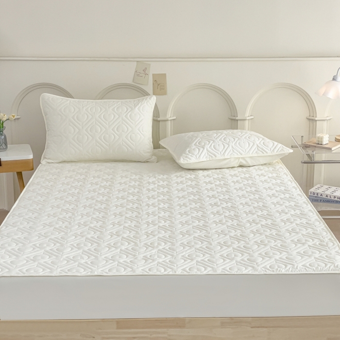 91家纺网 家纺一手货源 找家纺 亨通家纺 2025新款A类爱心磨毛防水夹棉床笠 爱心-月光白