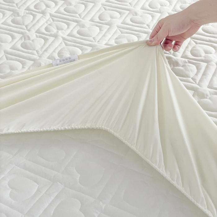 91家纺网 家纺一手货源 找家纺 亨通家纺 2025新款A类爱心磨毛防水夹棉床笠 爱心-月光白