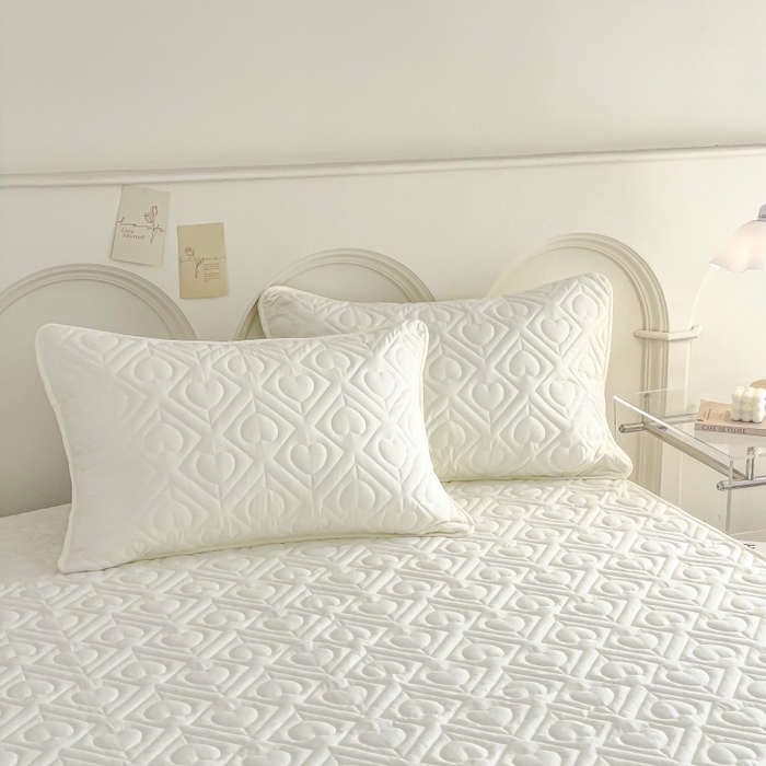 91家纺网 家纺一手货源 找家纺 亨通家纺 2025新款A类爱心磨毛防水夹棉床笠 爱心-月光白