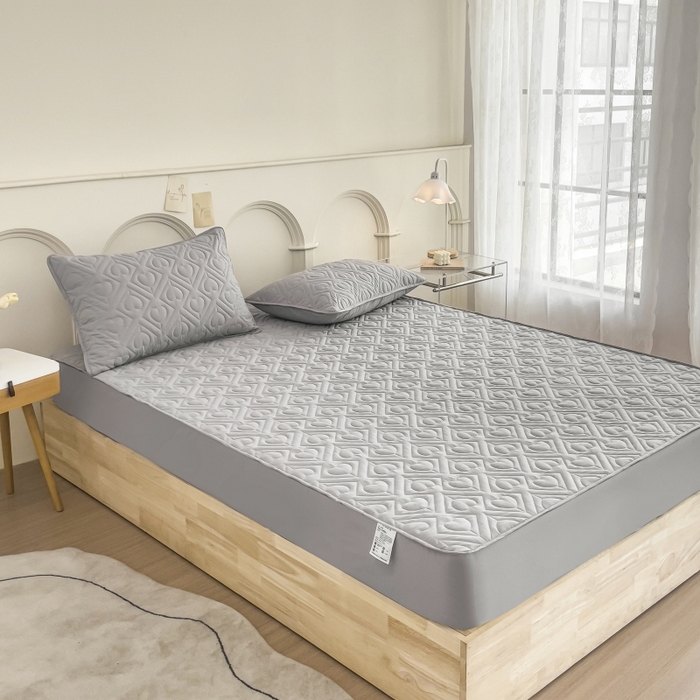 91家纺网 家纺一手货源 找家纺 亨通家纺 2025新款A类爱心磨毛防水夹棉床笠 爱心-银优灰