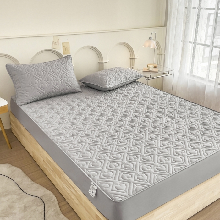 91家纺网 家纺一手货源 找家纺 亨通家纺 2025新款A类爱心磨毛防水夹棉床笠 爱心-银优灰