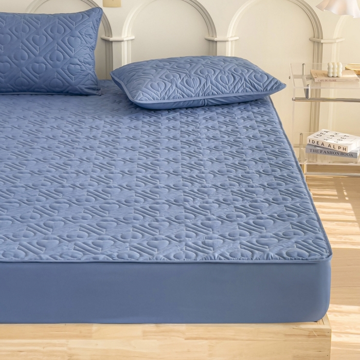 91家纺网 家纺一手货源 找家纺 亨通家纺 2025新款A类爱心磨毛防水夹棉床笠 爱心-海洋蓝