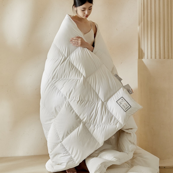 91家纺网 家纺一手货源 找家纺 （总）暖羽屋羽绒馆 2025新款人体工学被鹅绒丝被芯 羽绒被子春秋被  羽毛被 双人冬被