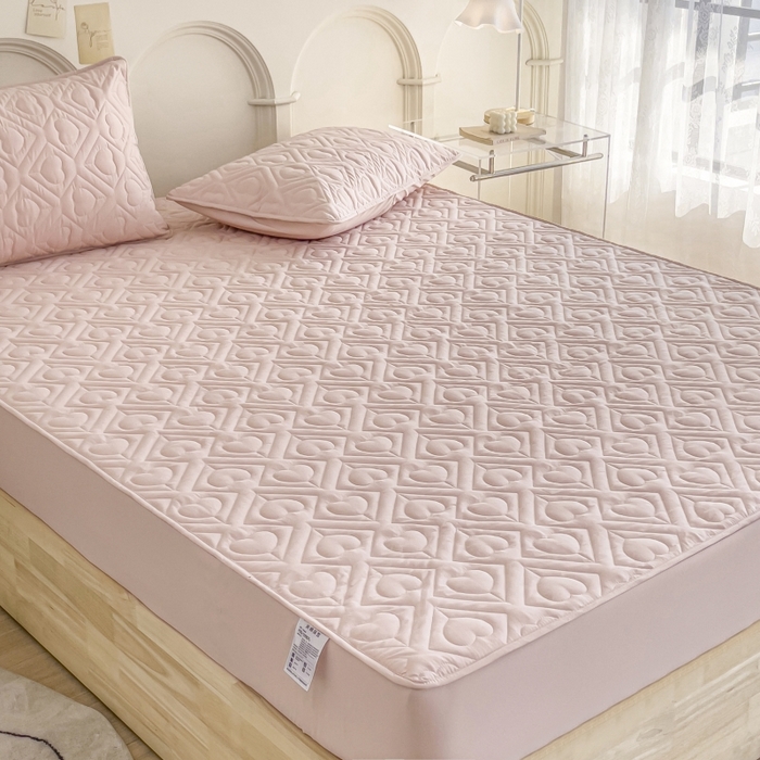 91家纺网 家纺一手货源 找家纺 亨通家纺 2025新款A类爱心磨毛防水夹棉床笠 爱心-樱花粉