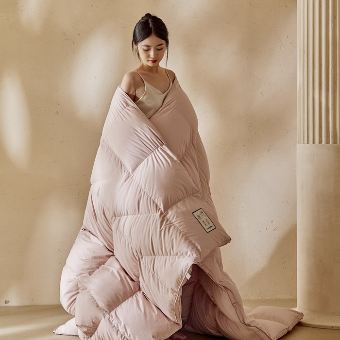 91家纺网 家纺一手货源 找家纺 （总）暖羽屋羽绒馆 2025新款人体工学被鹅绒丝被芯 羽绒被子春秋被  羽毛被 双人冬被