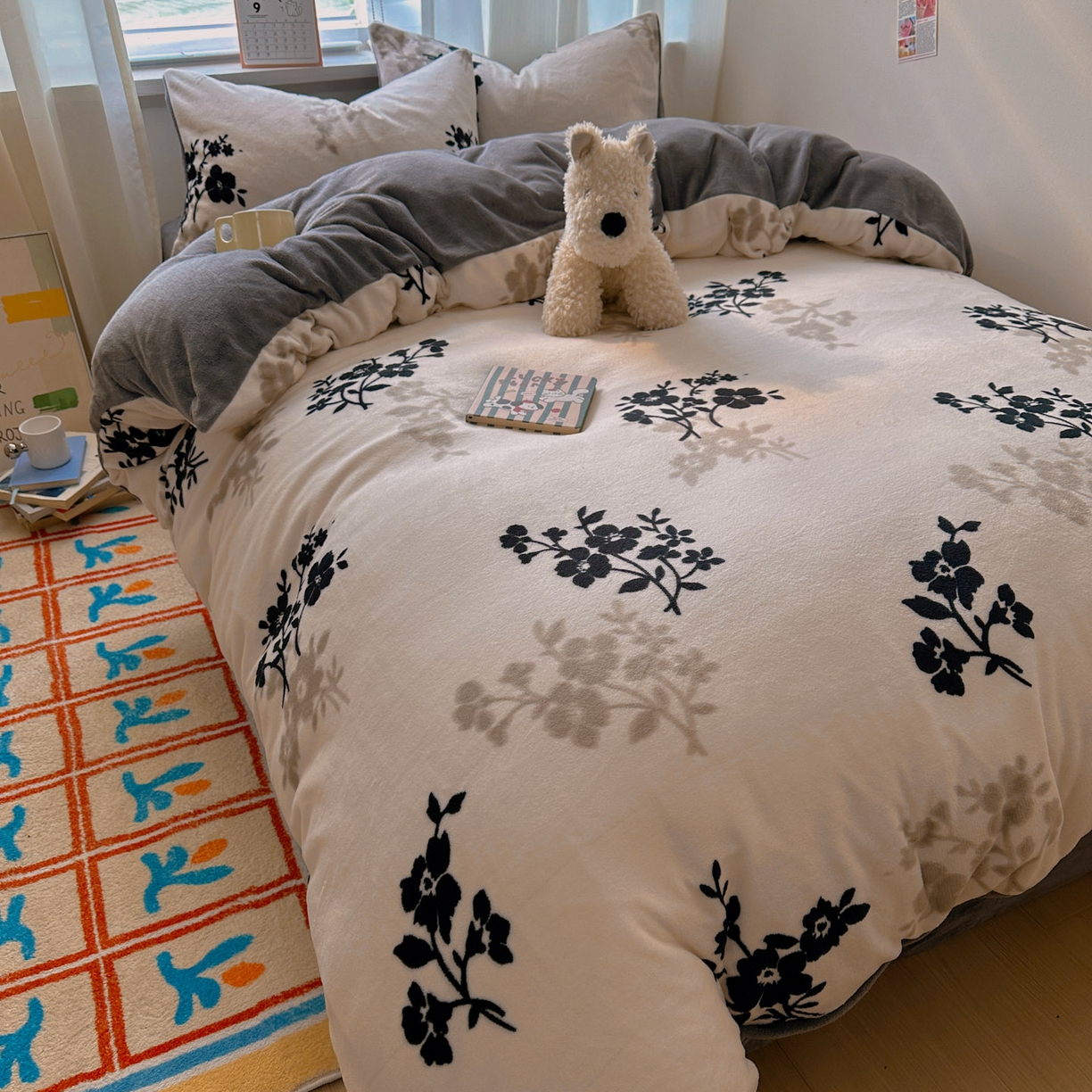 91家纺网 家纺一手货源 找家纺 （总）小叮当家纺仓储工厂店 买家秀 爆款花型2025新款200克牛奶绒小清新卡通复古风四件套