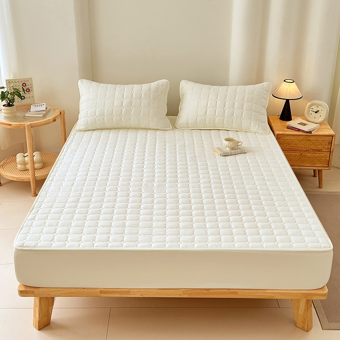 91家纺网 家纺一手货源 找家纺 亨通家纺 2025新款A类格子磨毛防水夹棉床笠 格子夹棉-米白