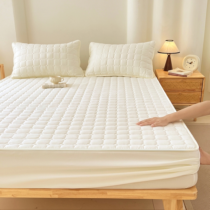 91家纺网 家纺一手货源 找家纺 亨通家纺 2025新款A类格子磨毛防水夹棉床笠 格子夹棉-米白