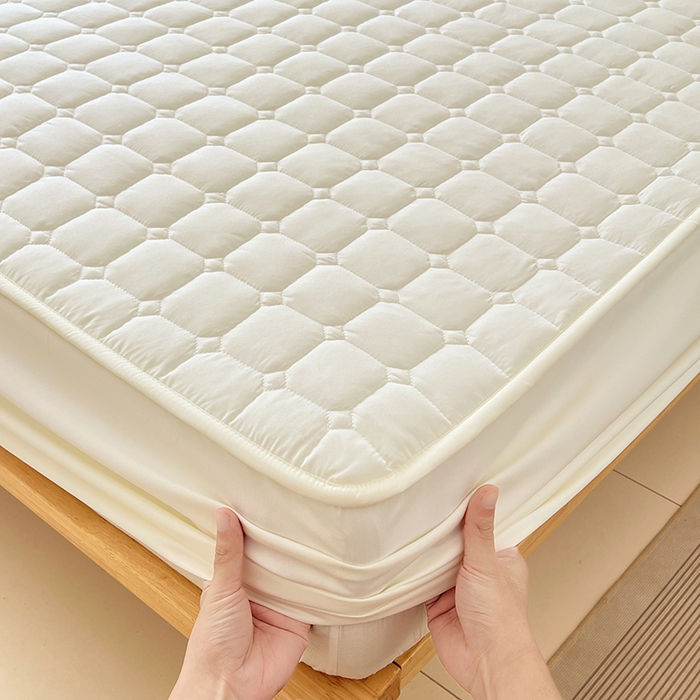 91家纺网 家纺一手货源 找家纺 亨通家纺 2025新款A类格子磨毛防水夹棉床笠 格子夹棉-米白