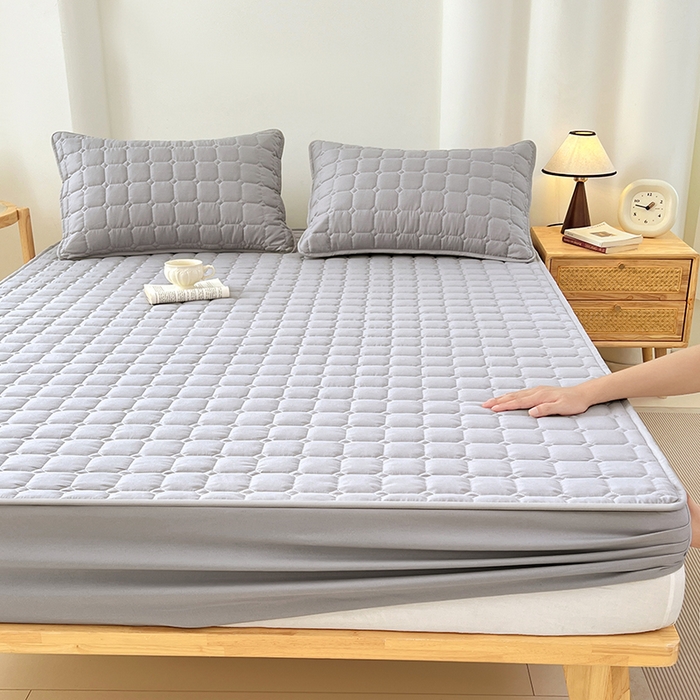 91家纺网 家纺一手货源 找家纺 亨通家纺 2025新款A类格子磨毛防水夹棉床笠 格子夹棉-浅灰