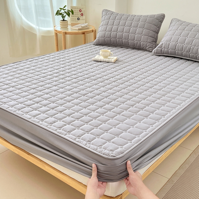 91家纺网 家纺一手货源 找家纺 亨通家纺 2025新款A类格子磨毛防水夹棉床笠 格子夹棉-浅灰