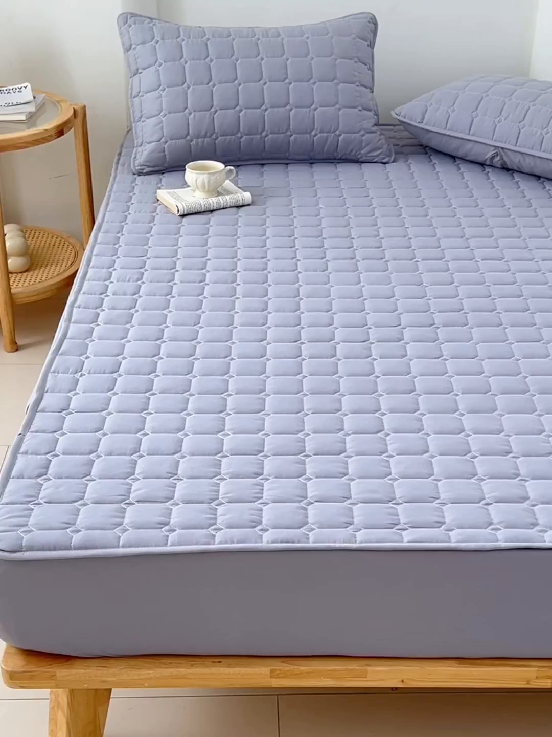 91家纺网 家纺一手货源 找家纺 亨通家纺 2025新款A类格子磨毛防水夹棉床笠 格子夹棉-浅灰