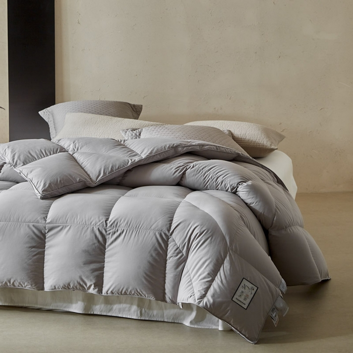 91家纺网 家纺一手货源 找家纺 暖羽屋羽绒馆 2025新款人体工学被鹅绒丝被芯 羽绒被子春秋被  羽毛被 双人冬被 灰