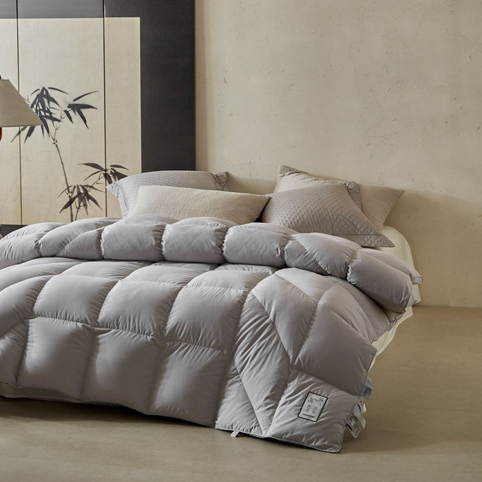 91家纺网 家纺一手货源 找家纺 暖羽屋羽绒馆 2025新款人体工学被鹅绒丝被芯 羽绒被子春秋被  羽毛被 双人冬被 灰
