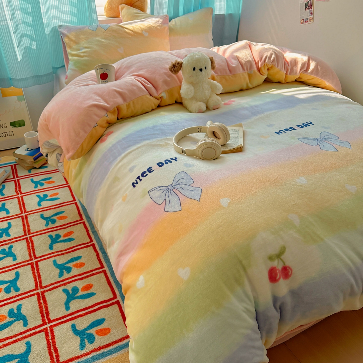 小叮当家纺仓储工厂店 买家秀 爆款花型2025新款200克牛奶绒小清新卡通复古风四件套 彩虹草莓