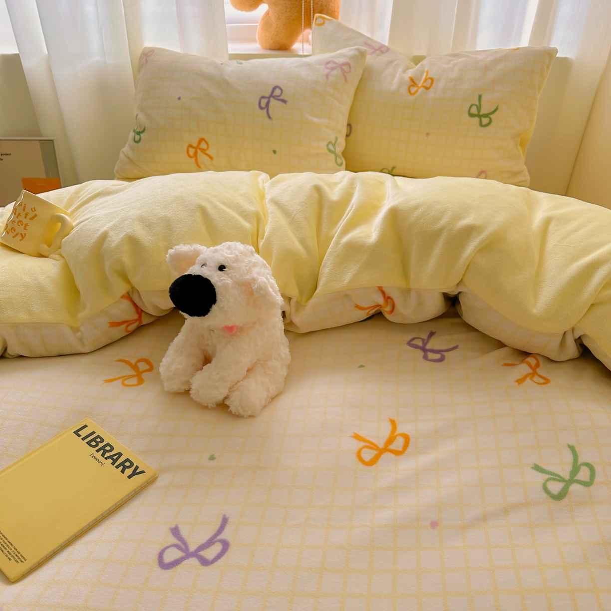 91家纺网 家纺一手货源 找家纺 小叮当家纺仓储工厂店 买家秀 爆款花型2025新款200克牛奶绒小清新卡通复古风四件套 彩色蝴蝶结