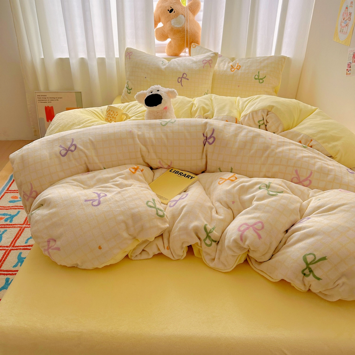 91家纺网 家纺一手货源 找家纺 小叮当家纺仓储工厂店 买家秀 爆款花型2025新款200克牛奶绒小清新卡通复古风四件套 彩色蝴蝶结