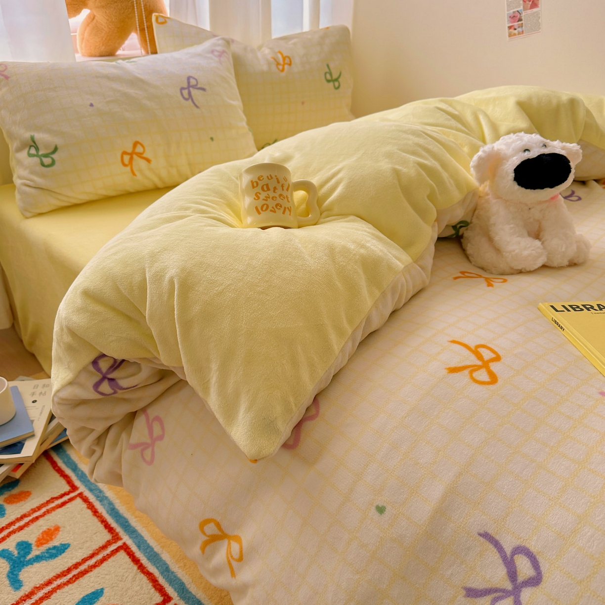 91家纺网 家纺一手货源 找家纺 小叮当家纺仓储工厂店 买家秀 爆款花型2025新款200克牛奶绒小清新卡通复古风四件套 彩色蝴蝶结