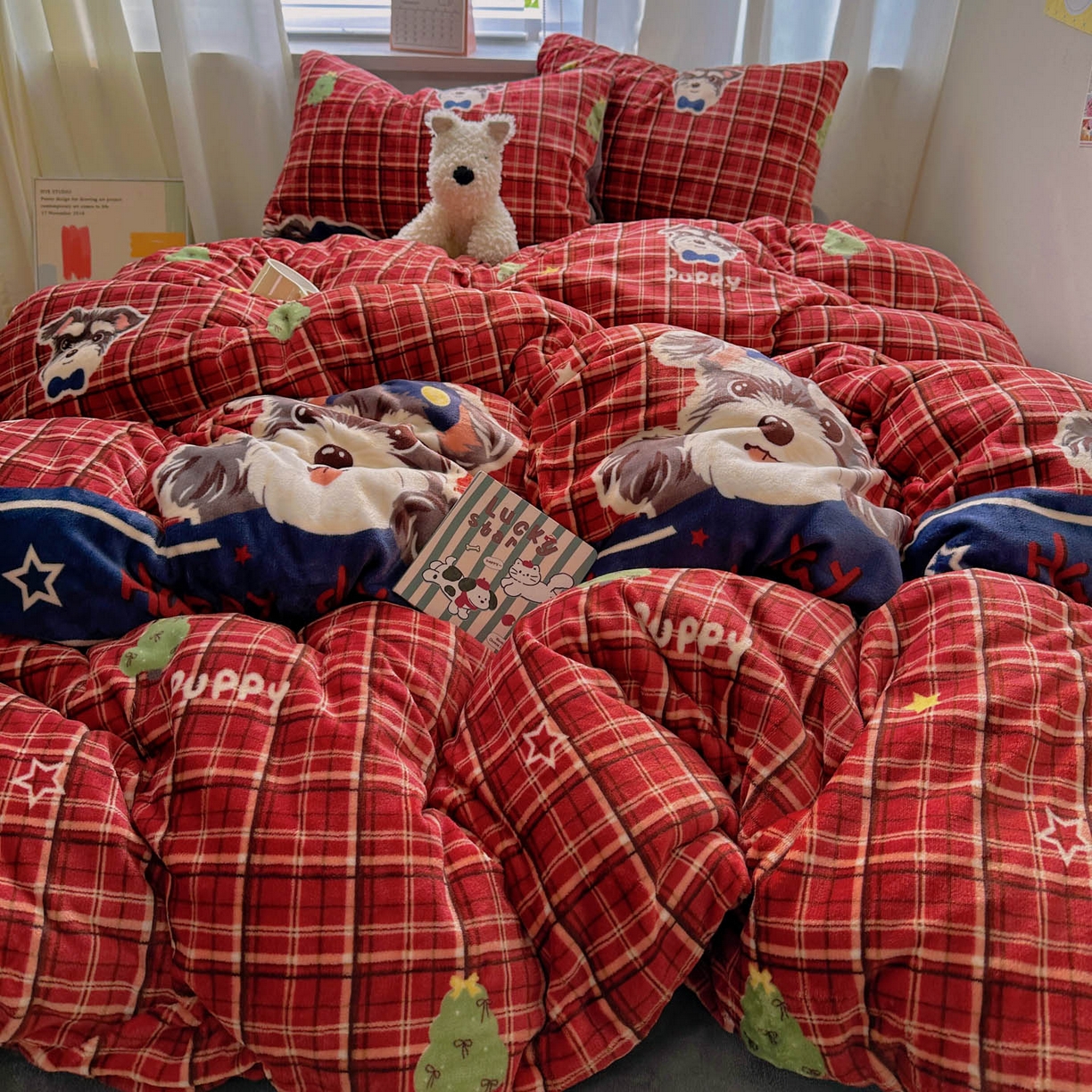 91家纺网 家纺一手货源 找家纺 小叮当家纺仓储工厂店 买家秀 爆款花型2025新款200克牛奶绒小清新卡通复古风四件套 红格西高地