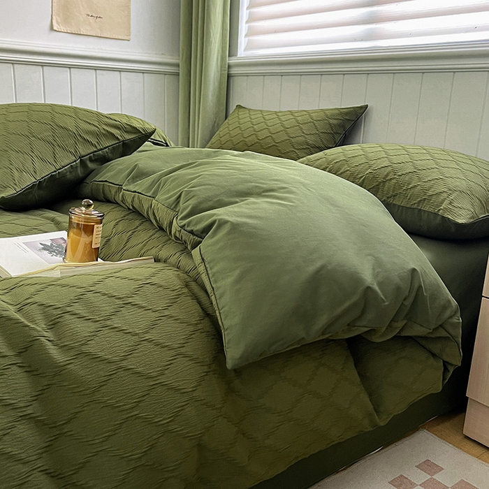 91家纺网 家纺一手货源 找家纺 琪格格纺织 2025新款纯棉华夫格极简宅寂风四件套 泡泡纱橄榄绿