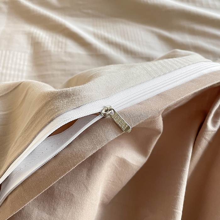 91家纺网 家纺一手货源 找家纺 琪格格纺织 2025新款纯棉轻奢大提花酒店名宿风家纺四件套 原棉大提花卡其棕