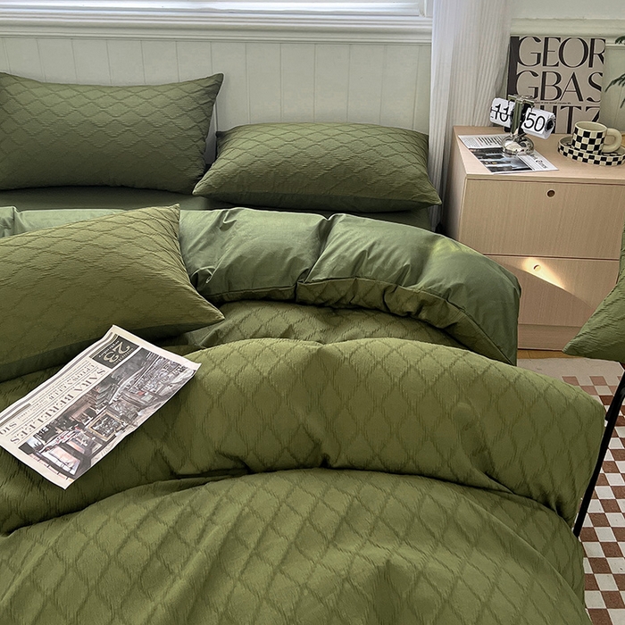 91家纺网 家纺一手货源 找家纺 琪格格纺织 2025新款纯棉华夫格极简宅寂风四件套 泡泡纱橄榄绿