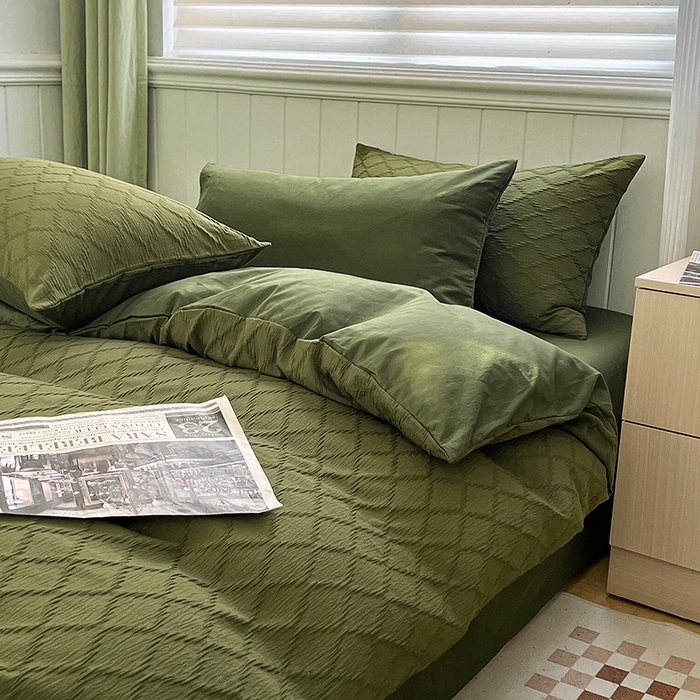 91家纺网 家纺一手货源 找家纺 琪格格纺织 2025新款纯棉华夫格极简宅寂风四件套 泡泡纱橄榄绿