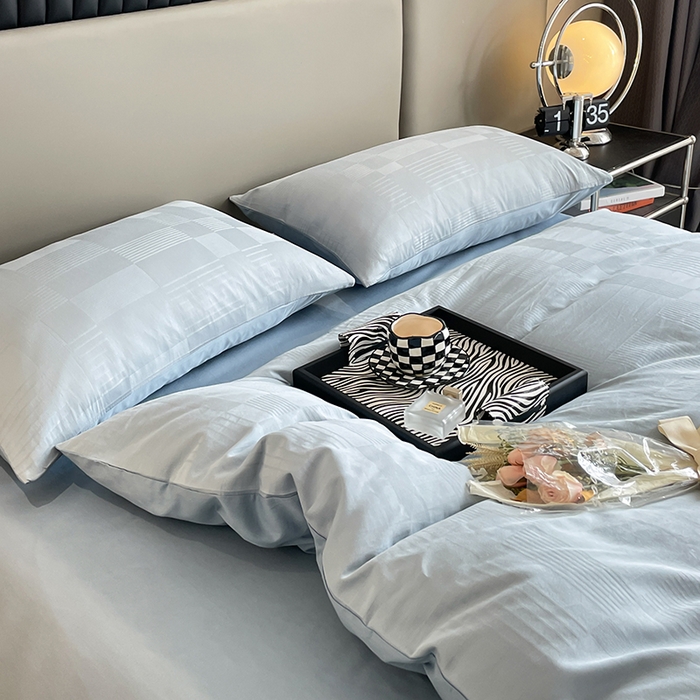 91家纺网 家纺一手货源 找家纺 琪格格纺织 2025新款纯棉轻奢大提花酒店名宿风家纺四件套 原棉大提花浅蓝