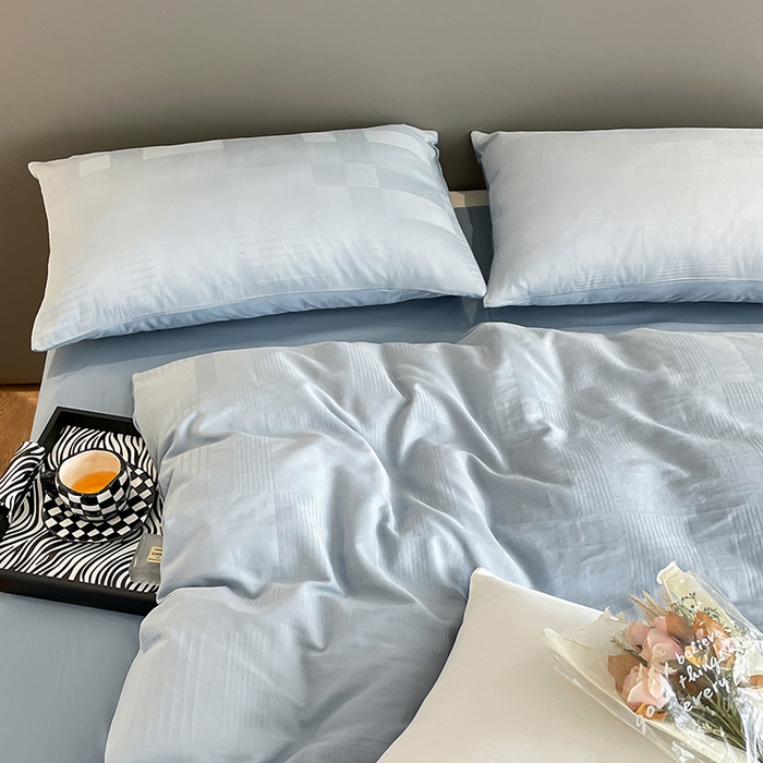 91家纺网 家纺一手货源 找家纺 琪格格纺织 2025新款纯棉轻奢大提花酒店名宿风家纺四件套 原棉大提花浅蓝